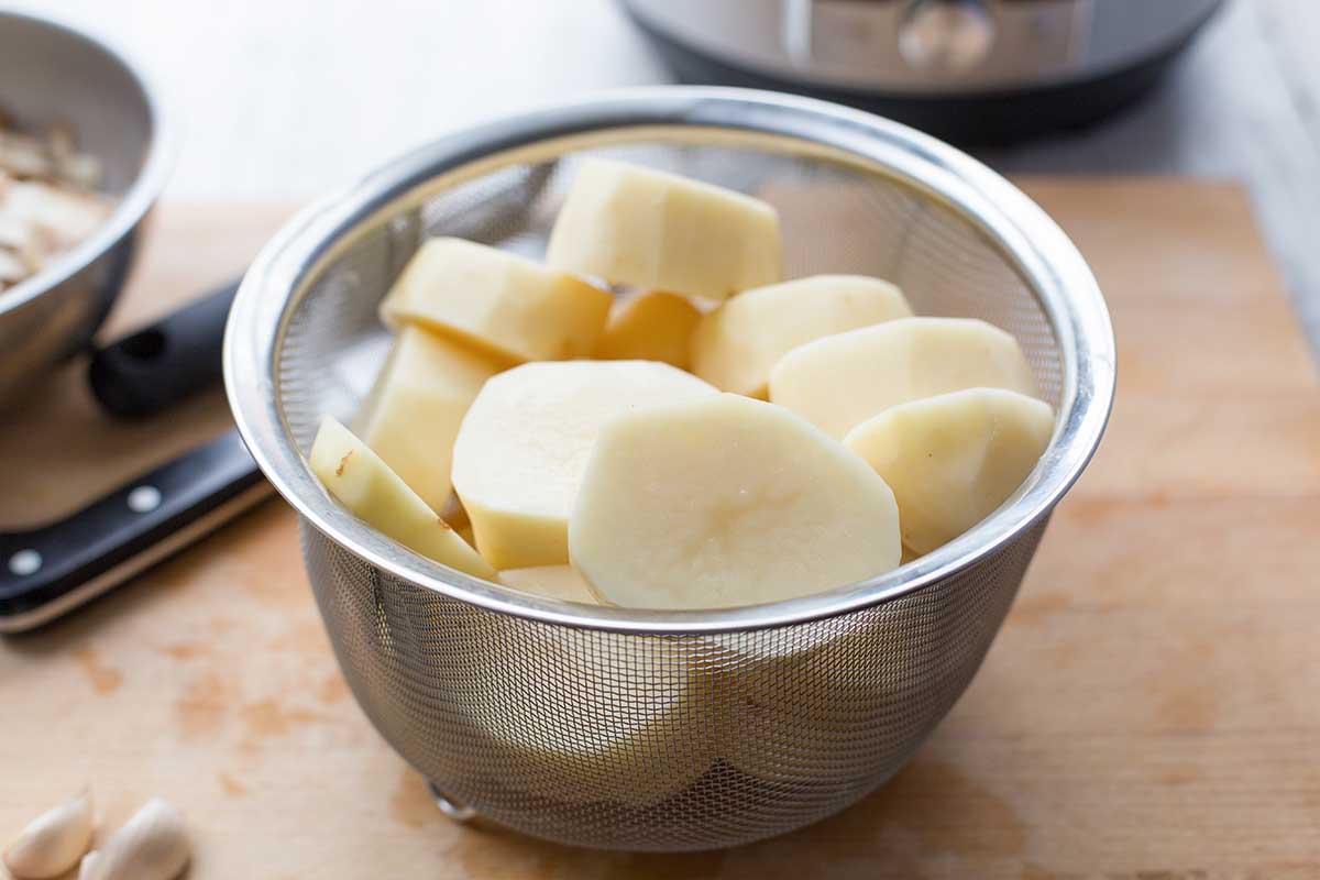  Картофельное пюре в скороварке, нарезанное на ситечко 